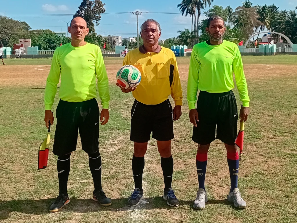 Cuerpo arbitral: Ebenezer Castillo (C), Yoandri Jorge (A1), Joe Zayas (A2)